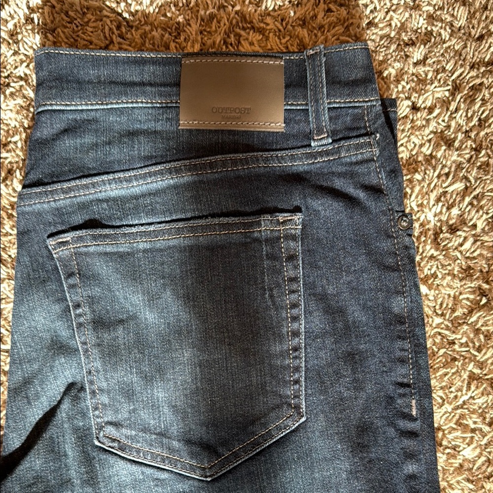 Black Straight Jeans with Contrasting Stitching